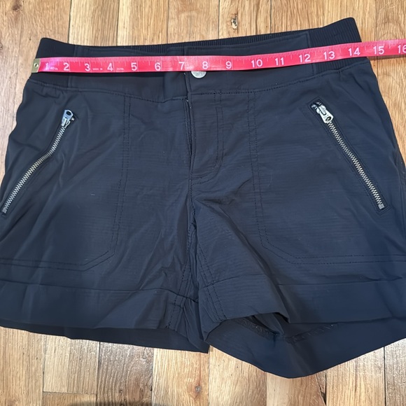 Athleta black shorts size 2 button-zip fly soft shorts with back elastic waist - Picture 4 of 9